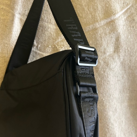 TRAPSTAR IRONGATE CHESTBAG GREY - Picture 5 of 5